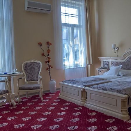 Hotel Astoria ساتو ماري المظهر الخارجي الصورة