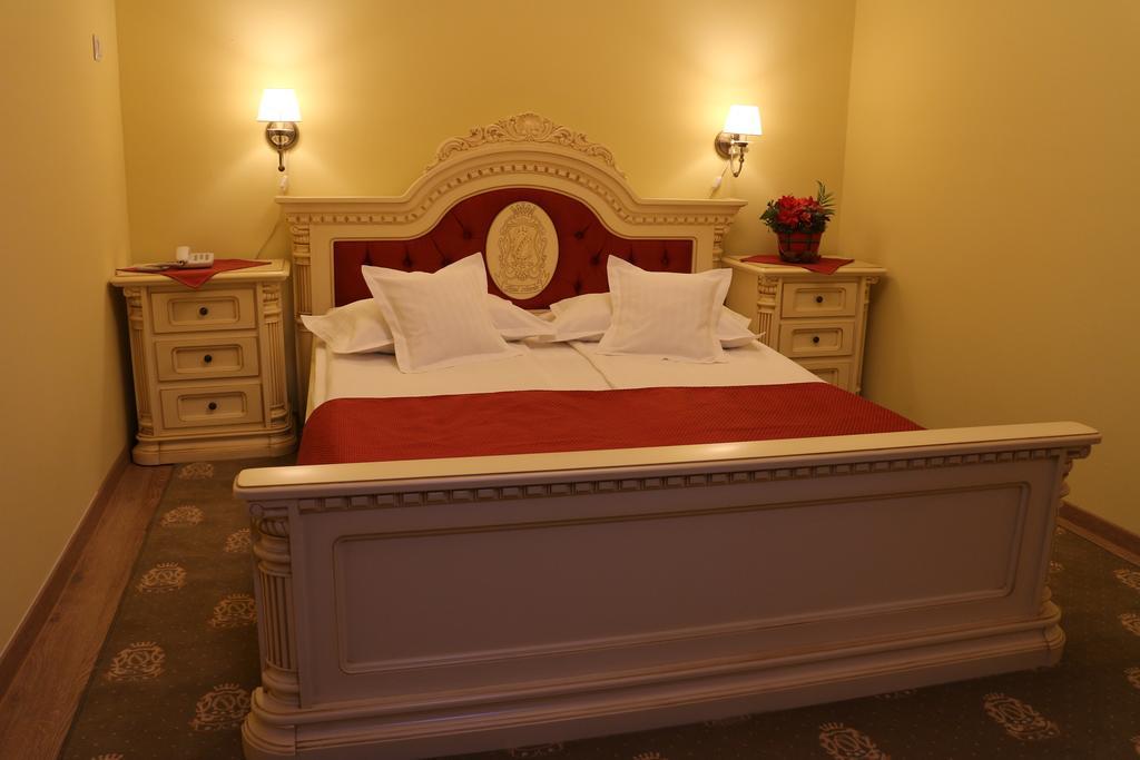 Hotel Astoria ساتو ماري المظهر الخارجي الصورة