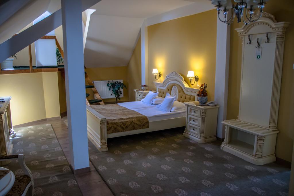 Hotel Astoria ساتو ماري المظهر الخارجي الصورة