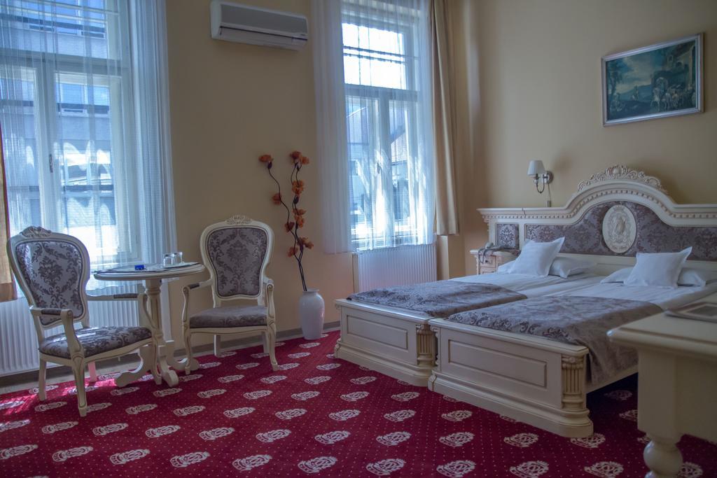Hotel Astoria ساتو ماري المظهر الخارجي الصورة